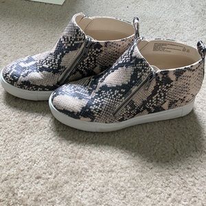 Faux Snake Skin Shoes